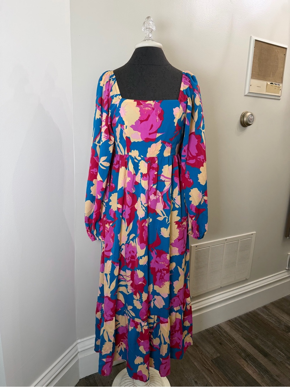 New Totys Floral Maxi Dress with Square Neck Size S